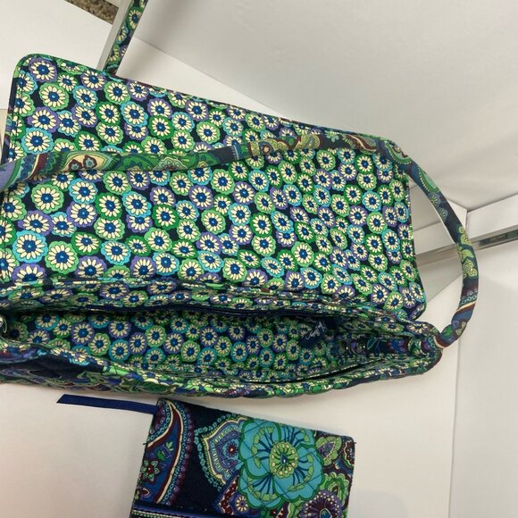 Vera Bradley Shoulder Bag & Matching bifold – Retired Pattern - Picture 5 of 7
